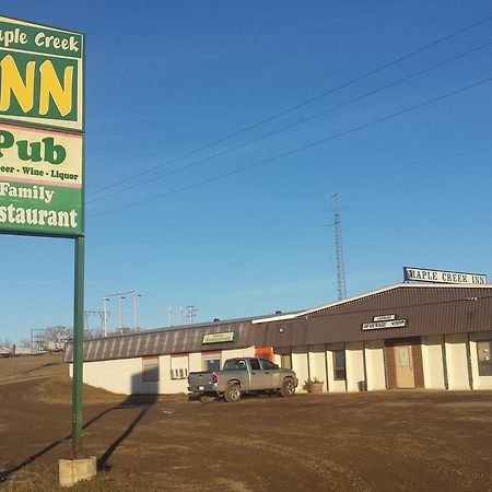 Maple Creek Motor Inn ภายนอก รูปภาพ