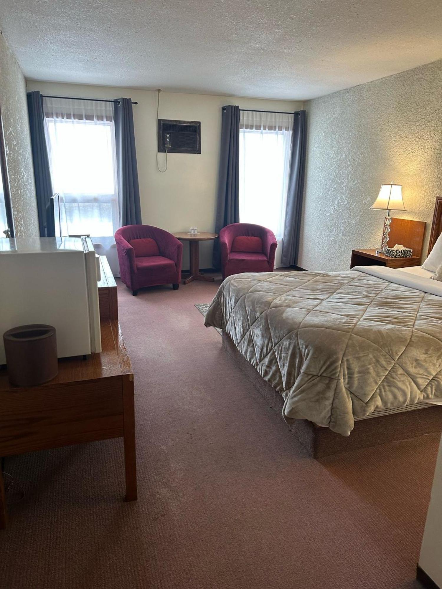 Maple Creek Motor Inn ภายนอก รูปภาพ