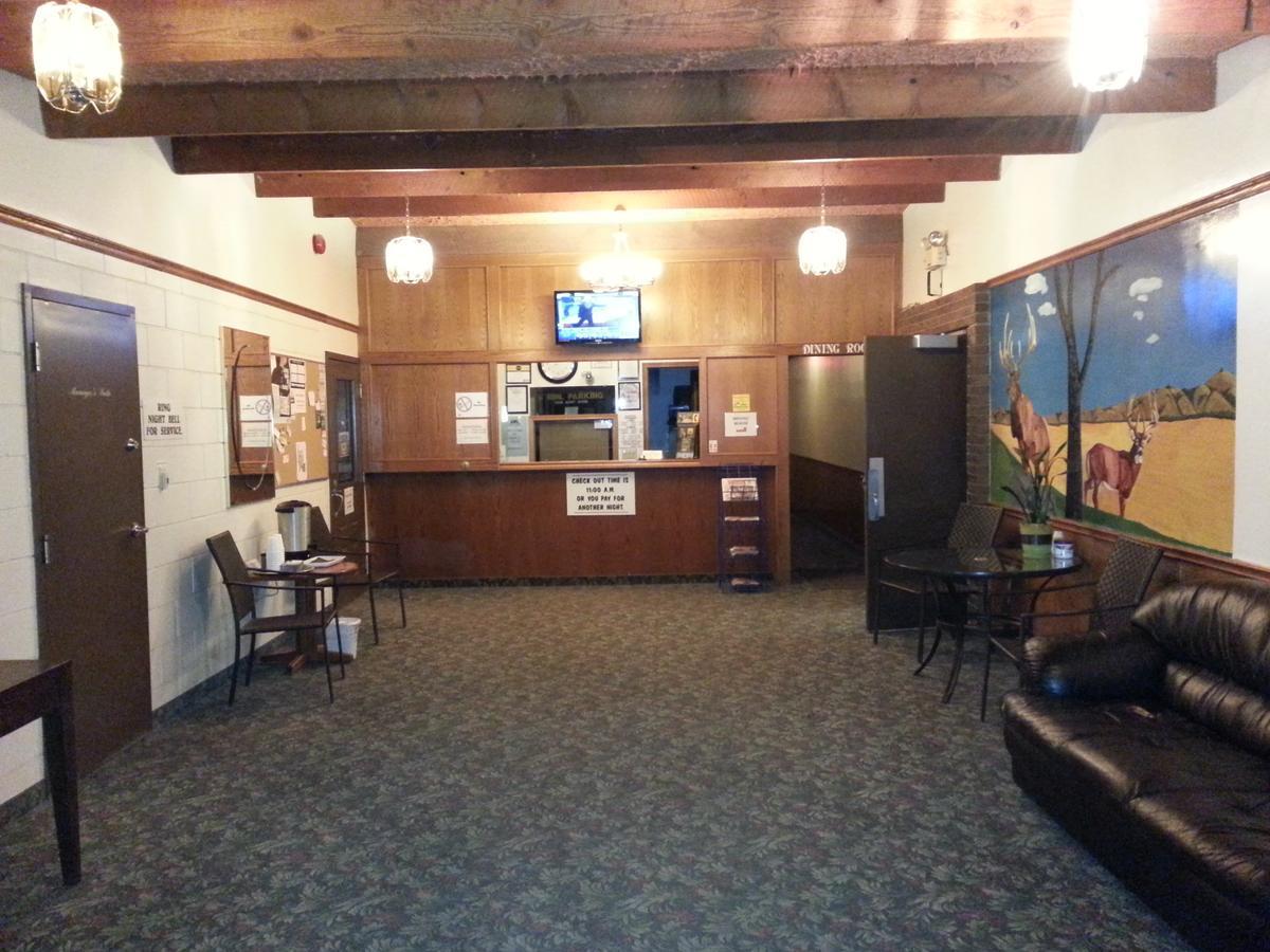 Maple Creek Motor Inn ภายนอก รูปภาพ