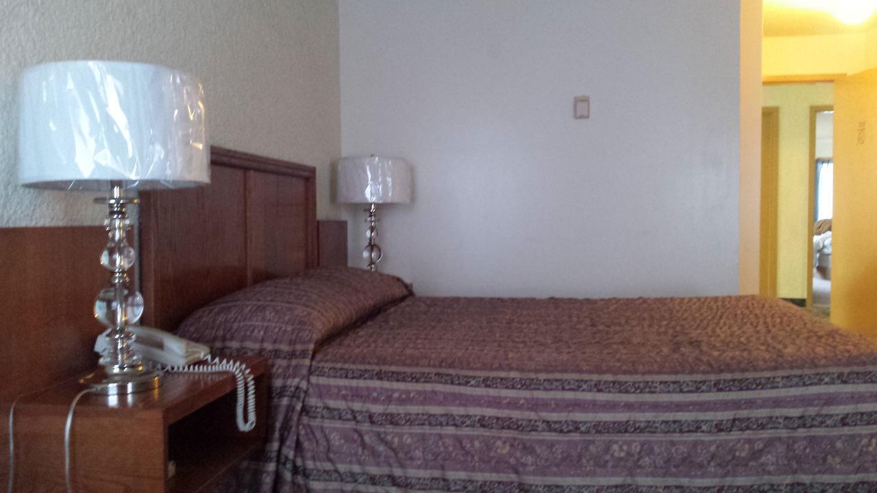 Maple Creek Motor Inn ภายนอก รูปภาพ