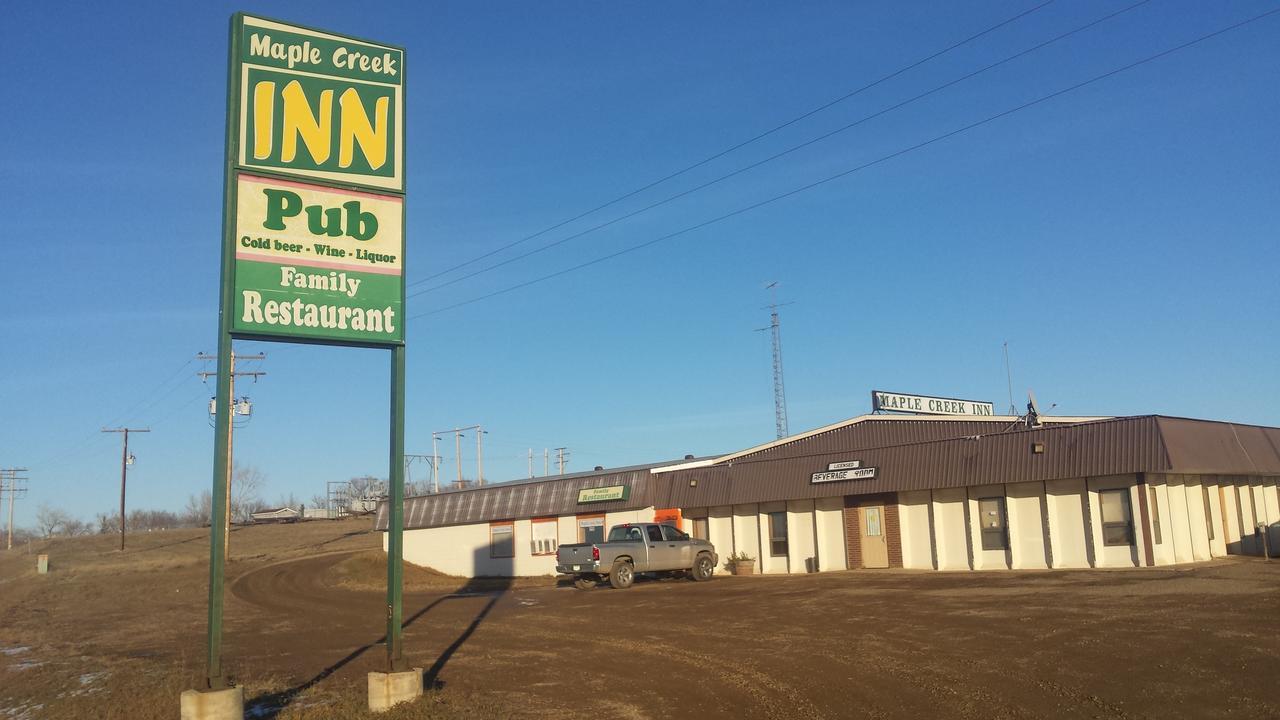 Maple Creek Motor Inn ภายนอก รูปภาพ