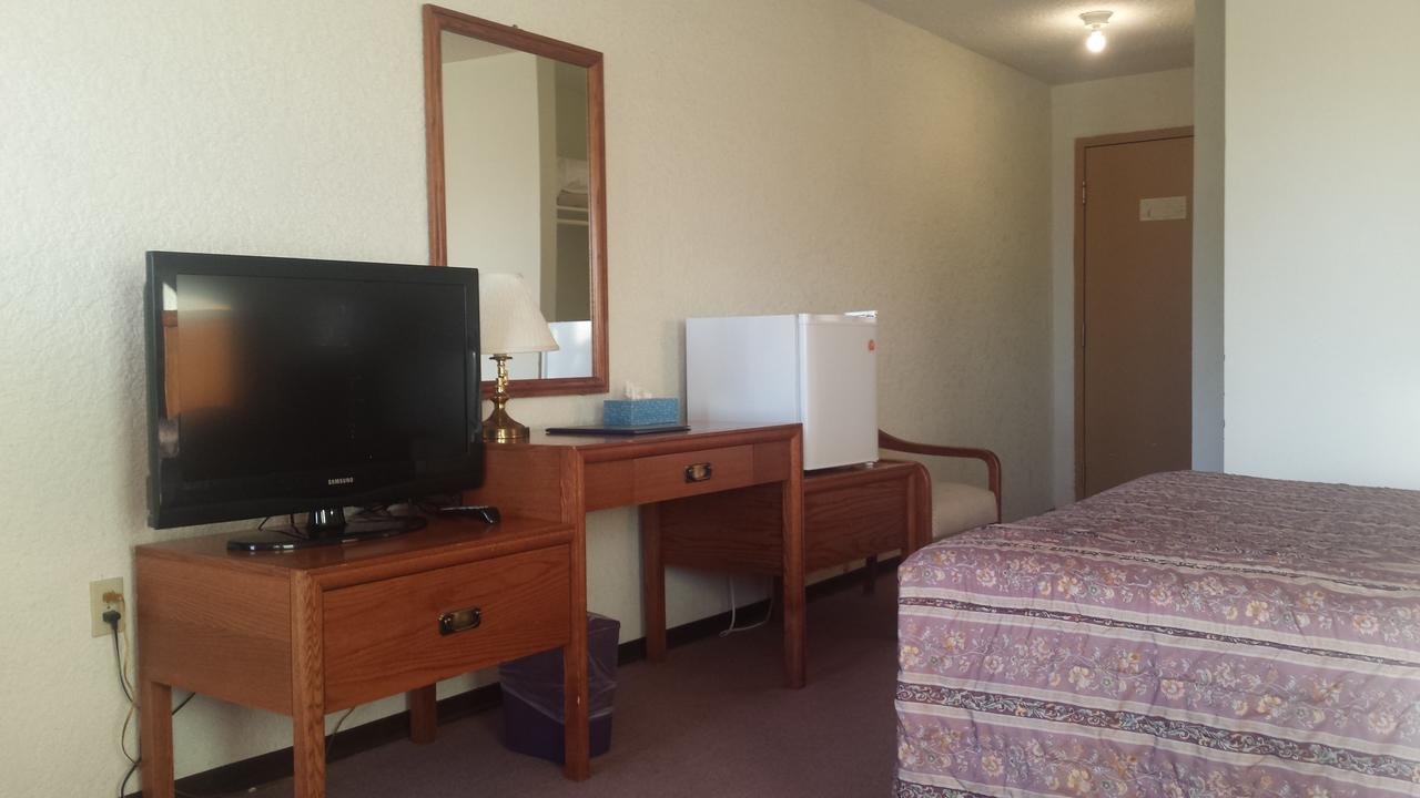 Maple Creek Motor Inn ภายนอก รูปภาพ