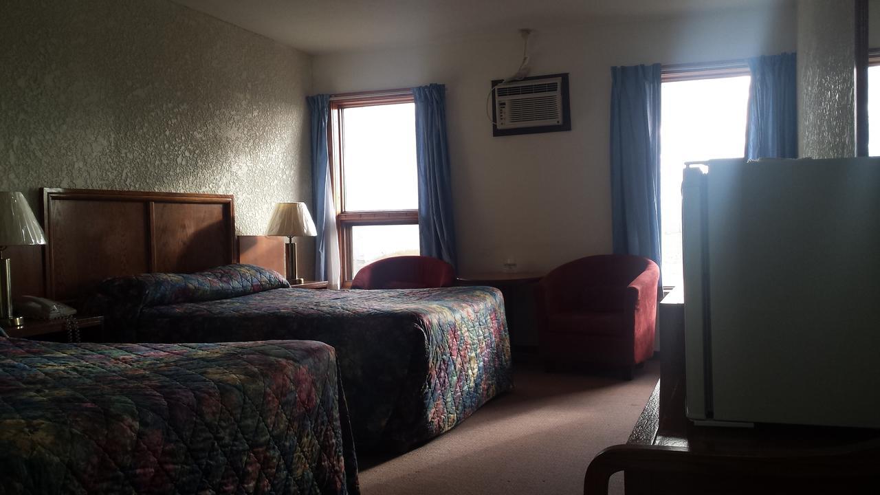Maple Creek Motor Inn ภายนอก รูปภาพ